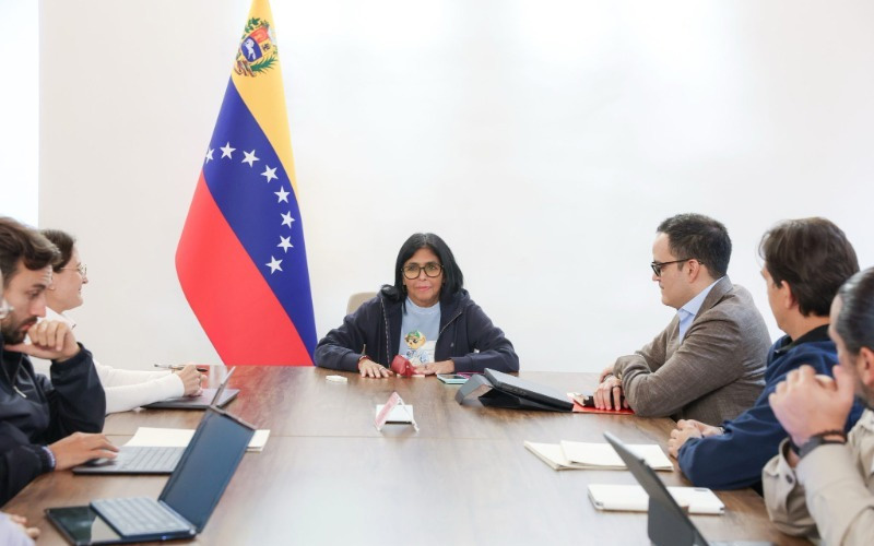 Presidenta (E) Delcy Rodríguez evalúa fondos de emergencia y avance de obras tras terremotos