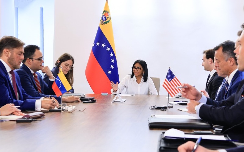 Venezuela y Estados Unidos abordan agenda energética y financiera en reunión bilateral