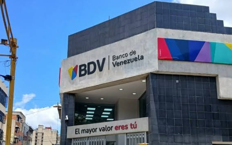 Habilitan tres bancos nacionales para créditos a familias afectados tras los terremotos del 24J