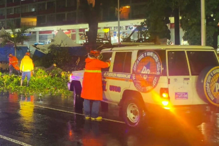 Gobierno nacional despliega 700 funcionarios de seguridad y prevención por lluvias en la Gran Caracas