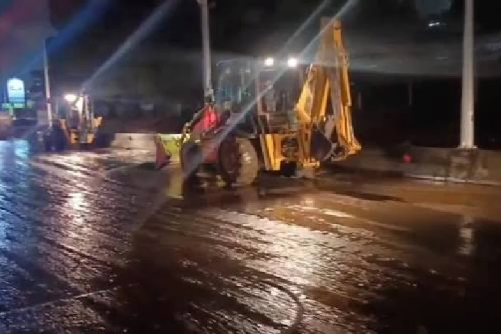 Desplegada maquinaria pesada para atender afectaciones por lluvias en autopistas